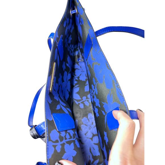 Michael Kors Trista Royal Blue Large Drawstring Tote with Zip Pouch NWOT - Picture 4 of 7